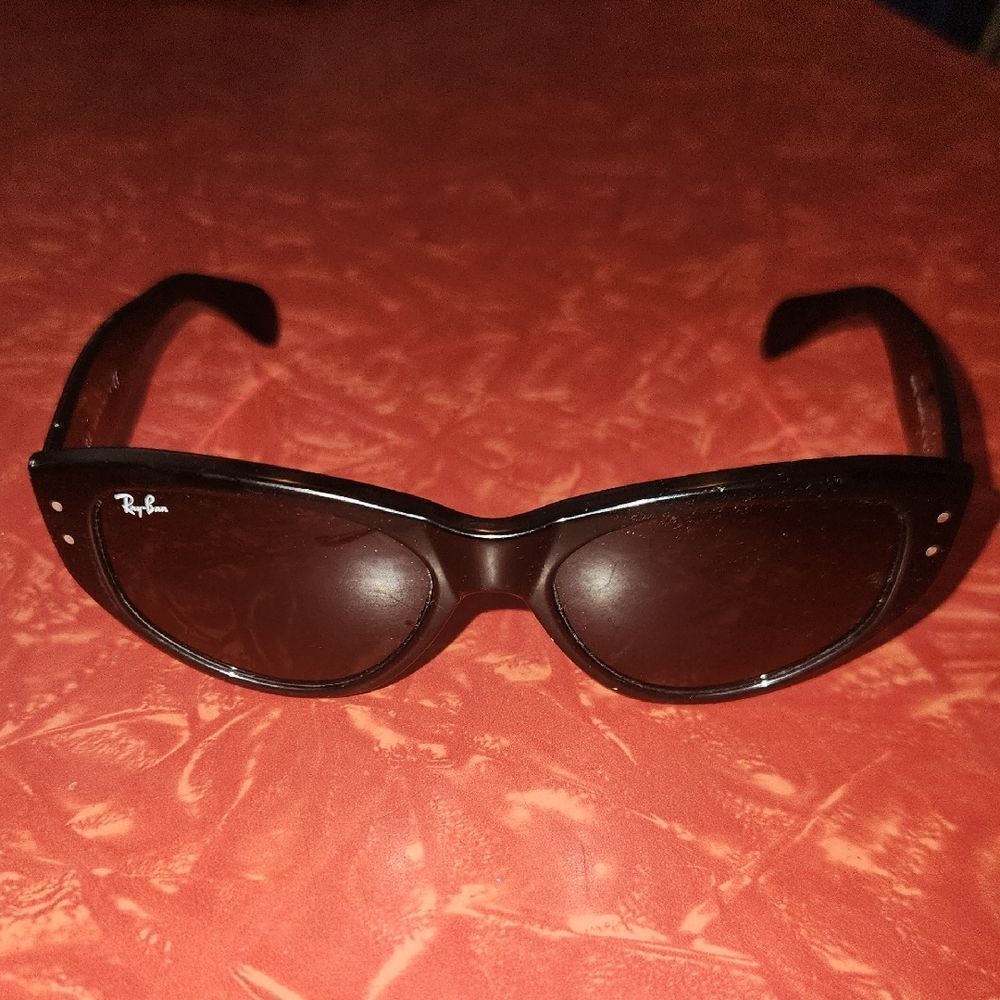 Vintage Ray Ban 4152 Vagabond Sunglasses and Case